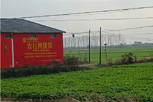 从江如何防止墙体广告褪色呢?